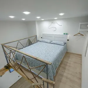 https://napoli-roots.hotels-amalfi.com